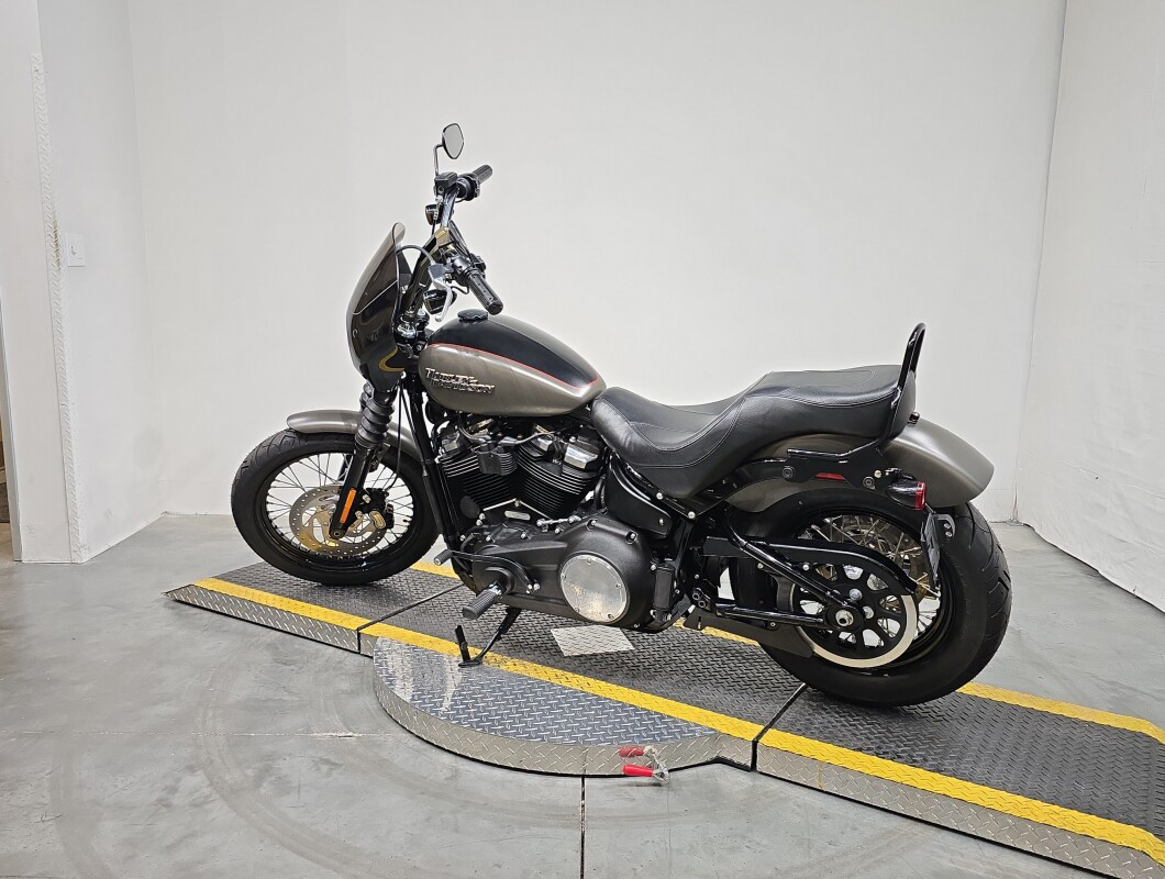 Softail® Street Bob®