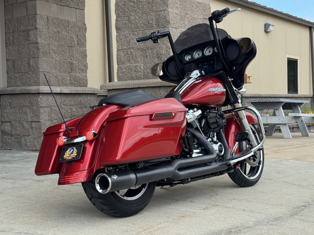 Street Glide®