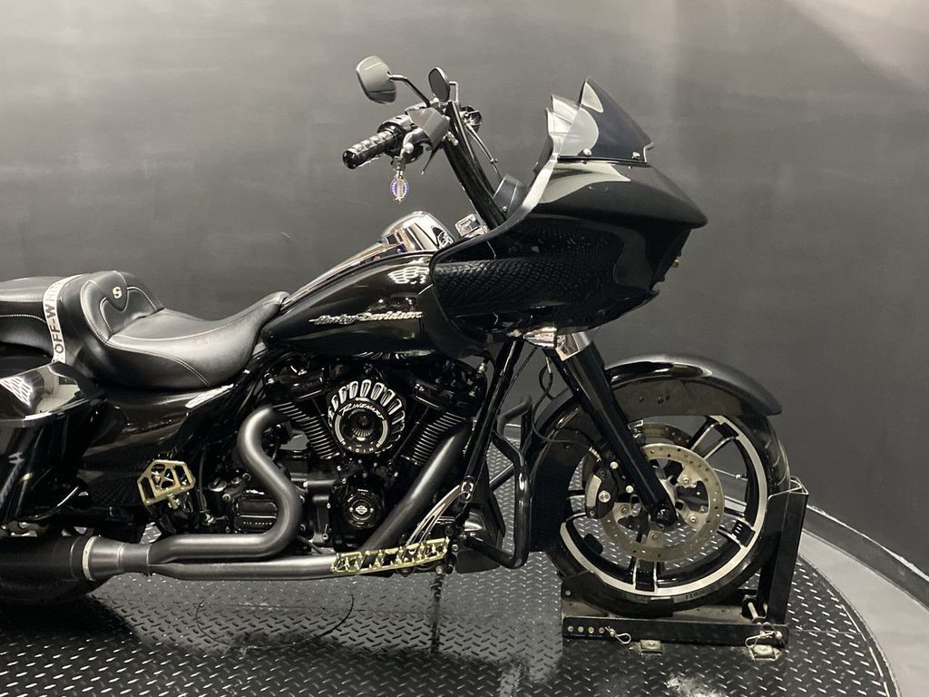 Road Glide®