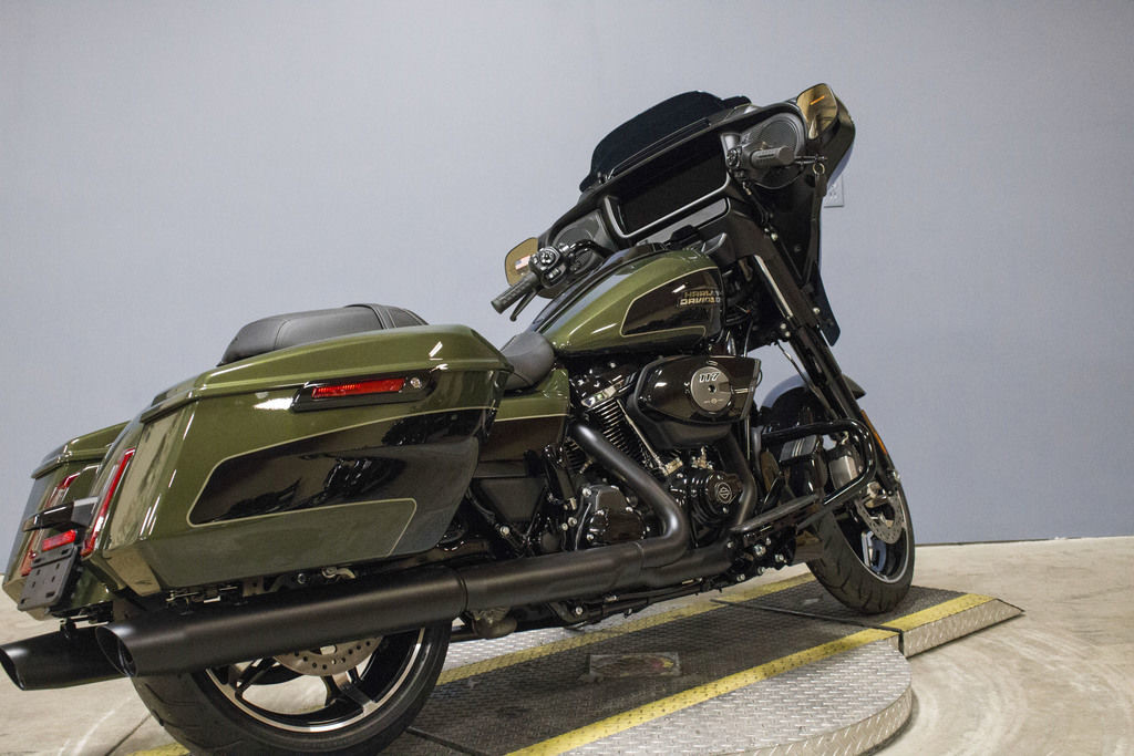 Street Glide®