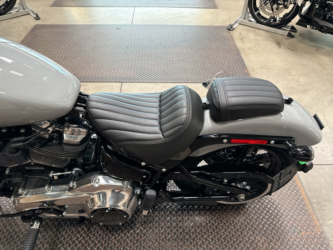 Street Bob®