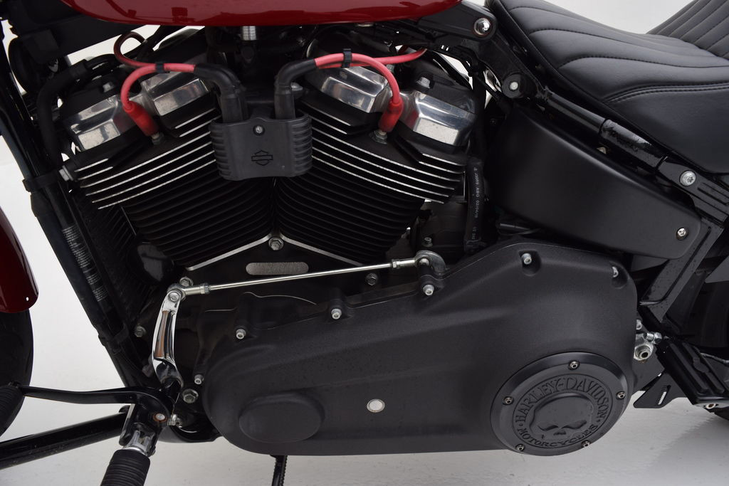 Street Bob®