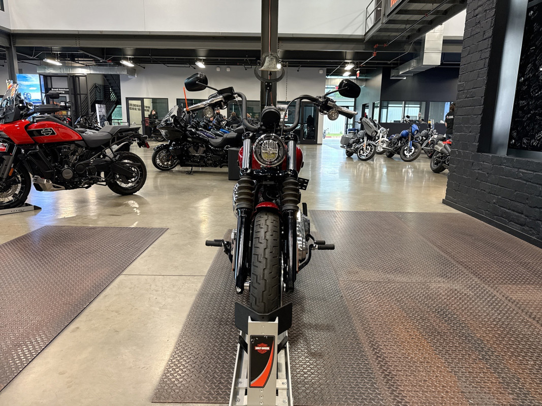 Street Bob®