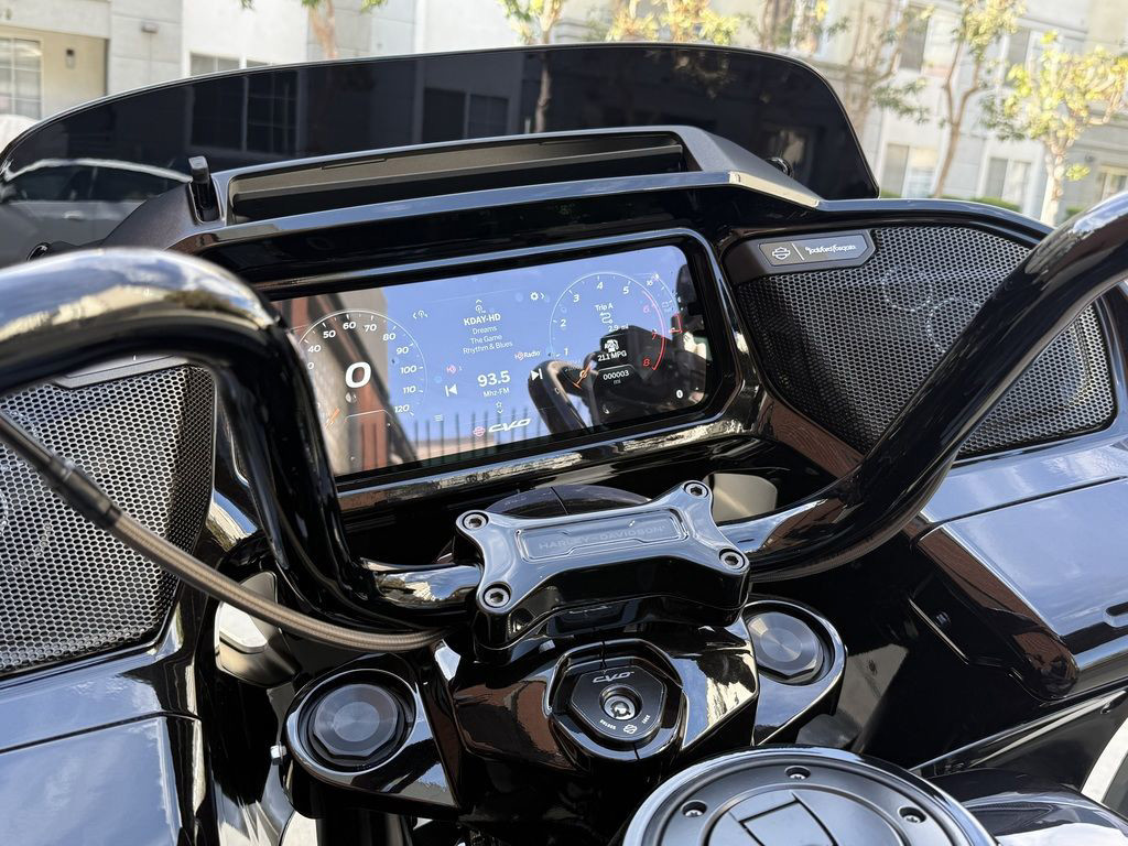 CVO® Road Glide®