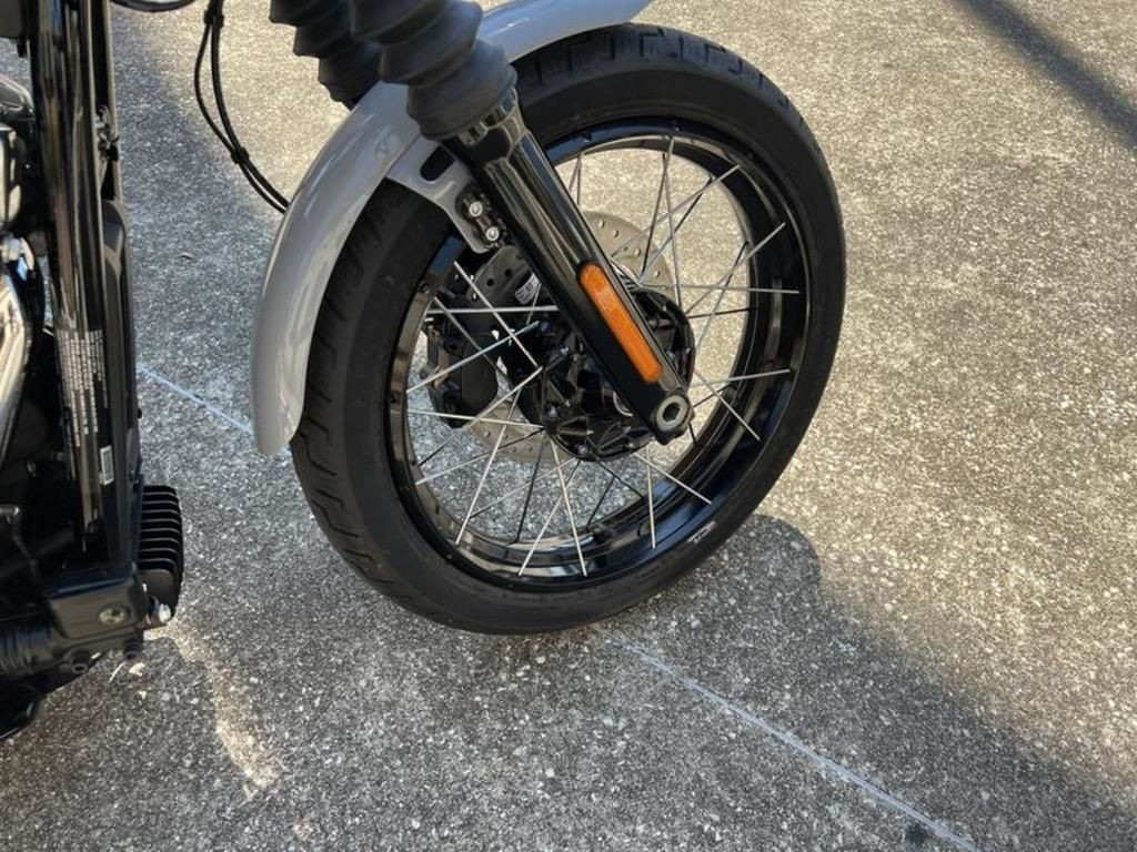 Street Bob®