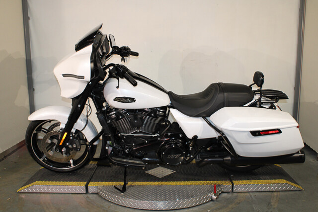 Street Glide®