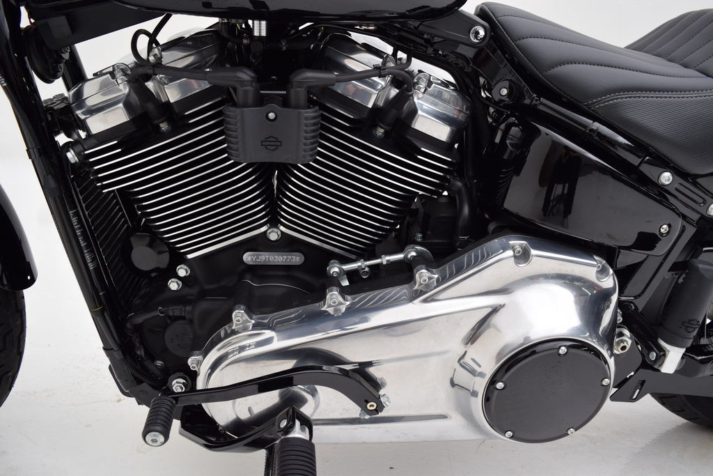 Street Bob®