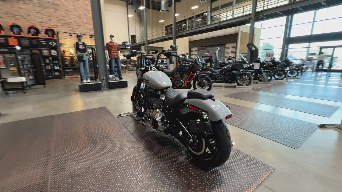 Street Bob®