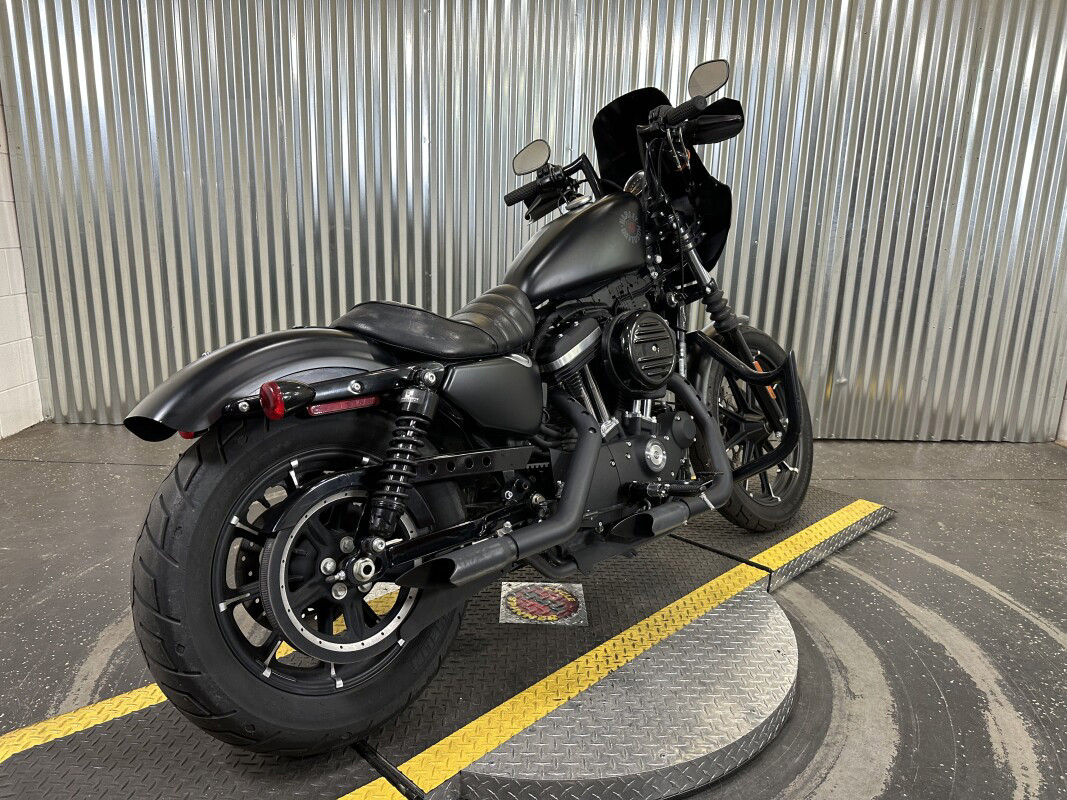 Iron 883®