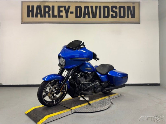 Street Glide®
