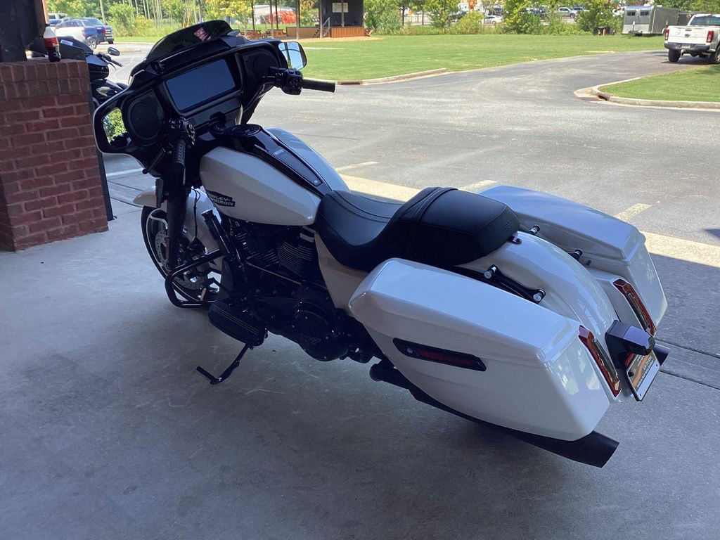 Street Glide®