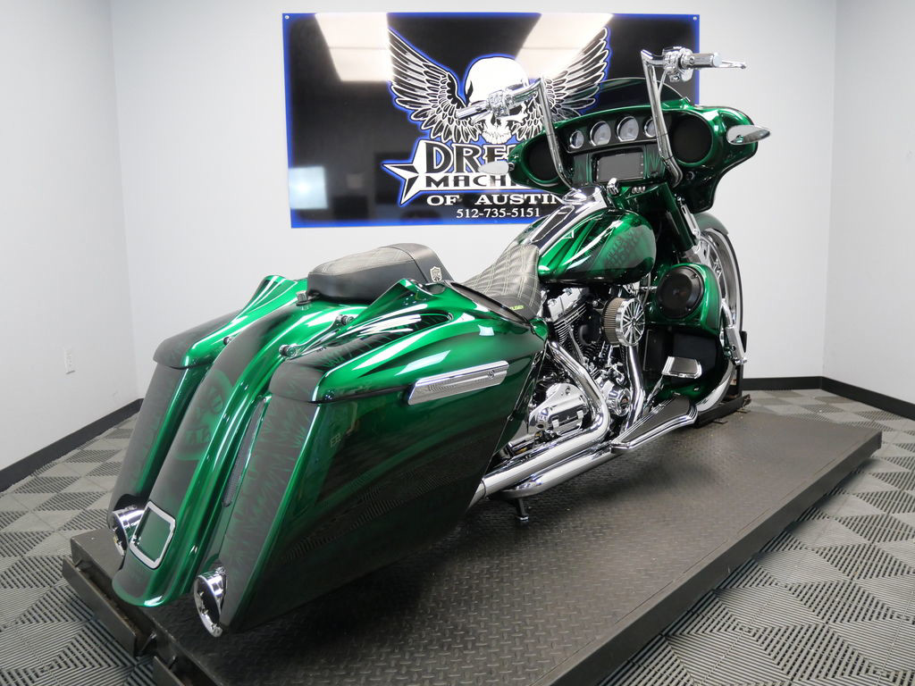 Street Glide®