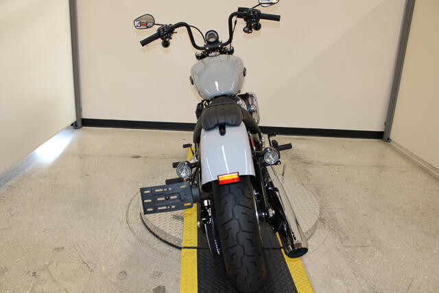 Street Bob®