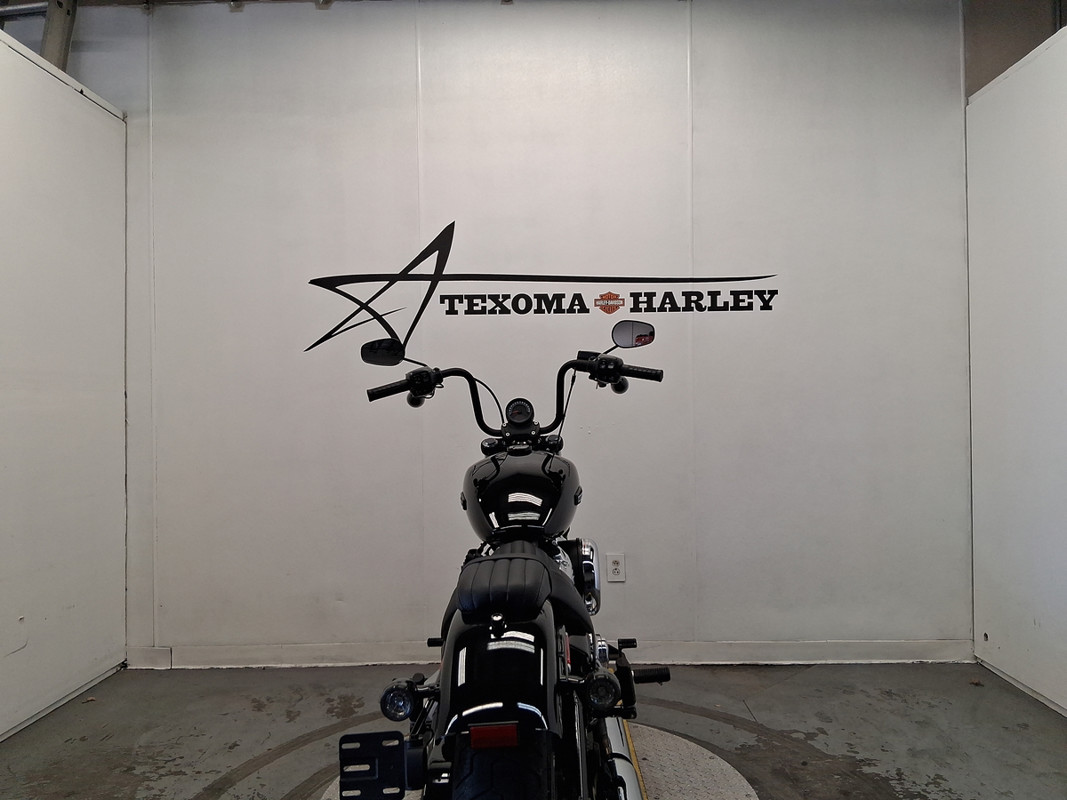 Street Bob®
