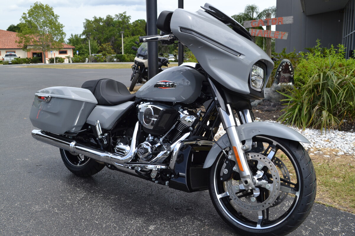 Street Glide®