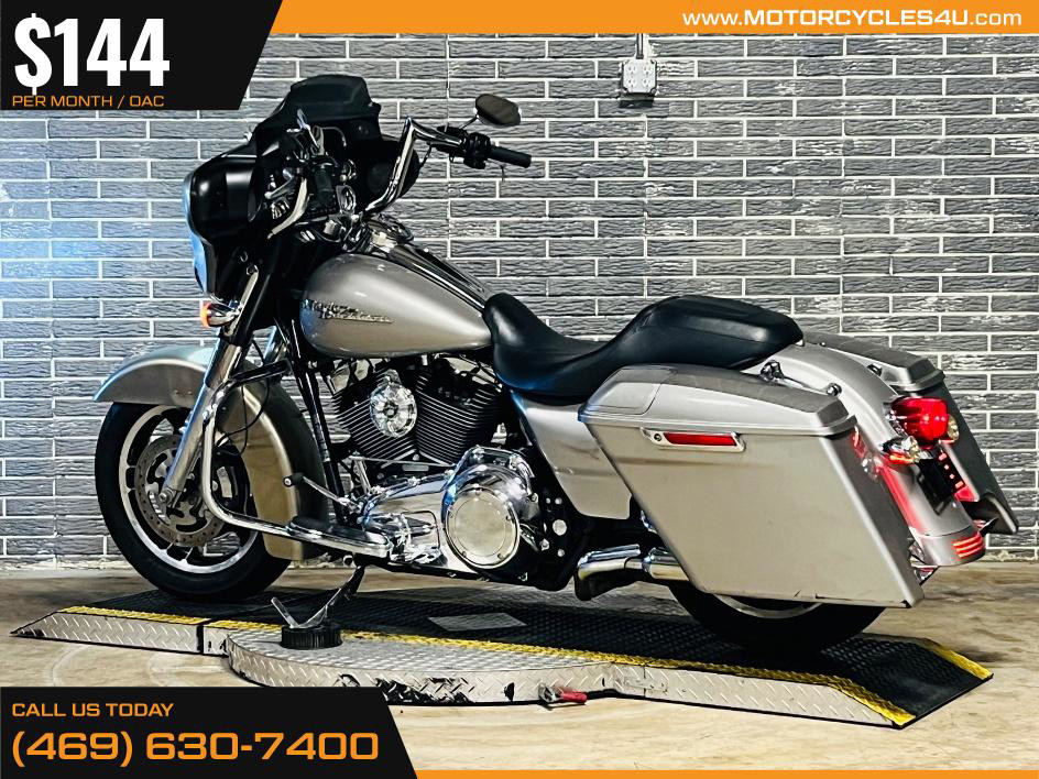 Street Glide®