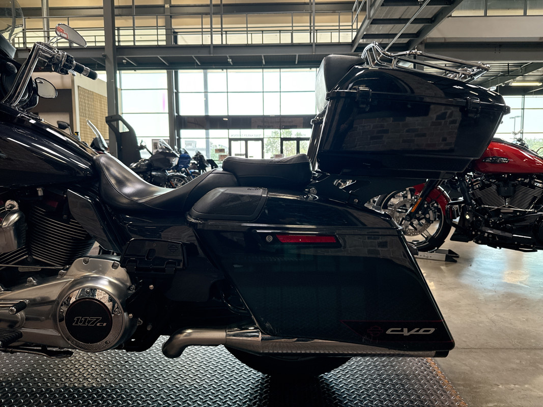 CVO® Street Glide®