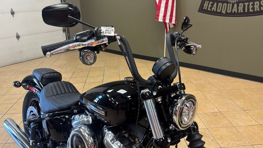 Street Bob®