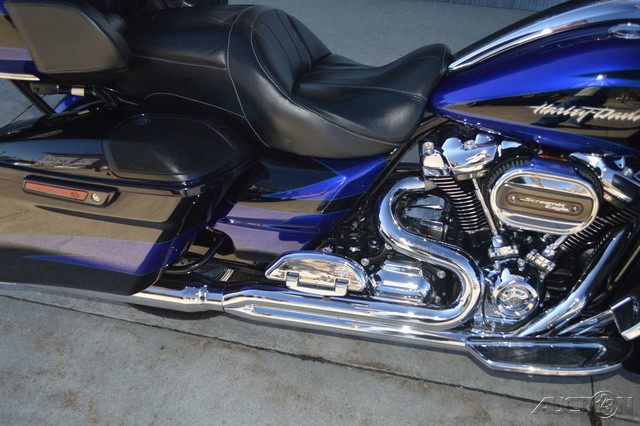 CVO® Street Glide®