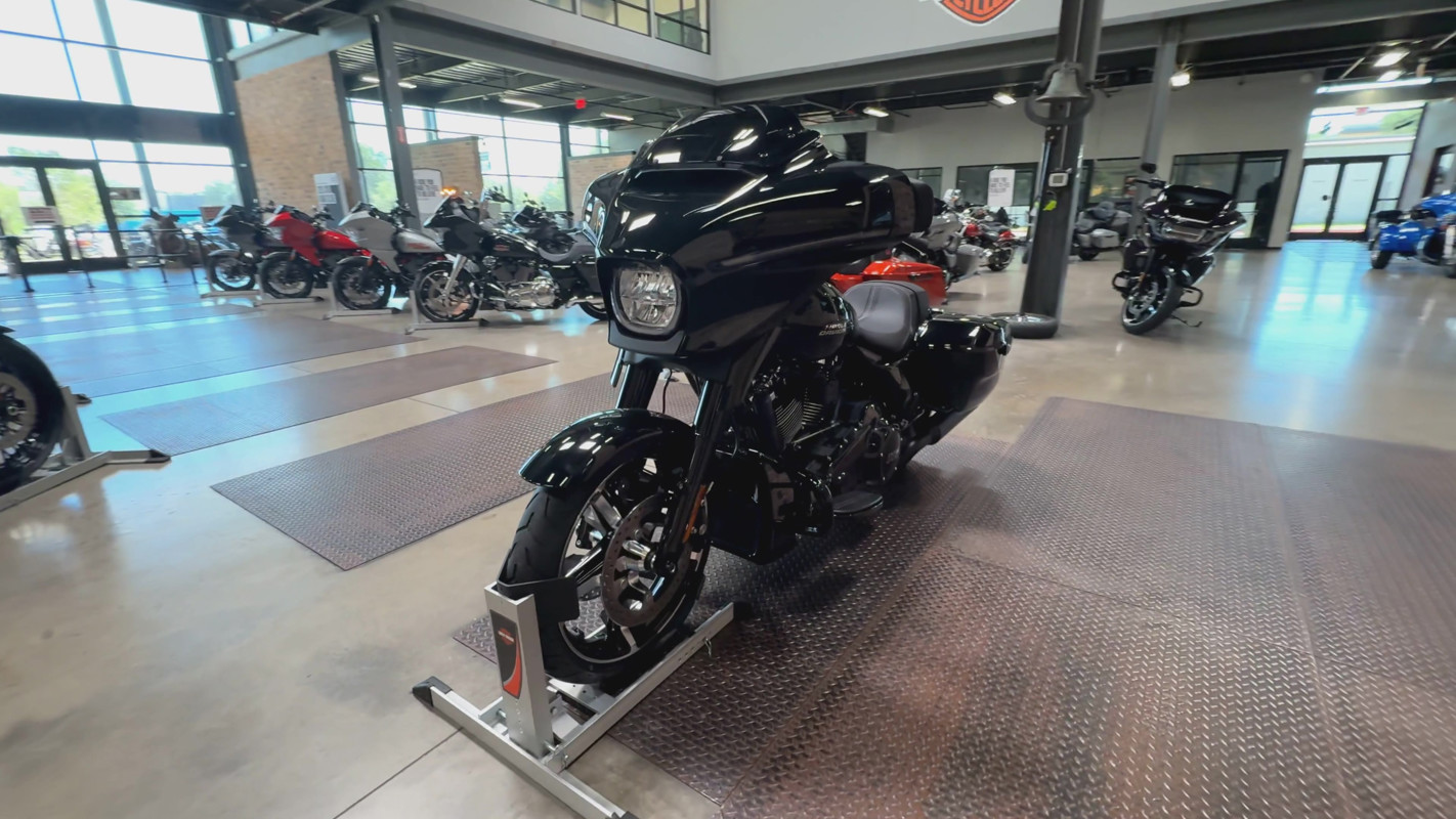 Street Glide®