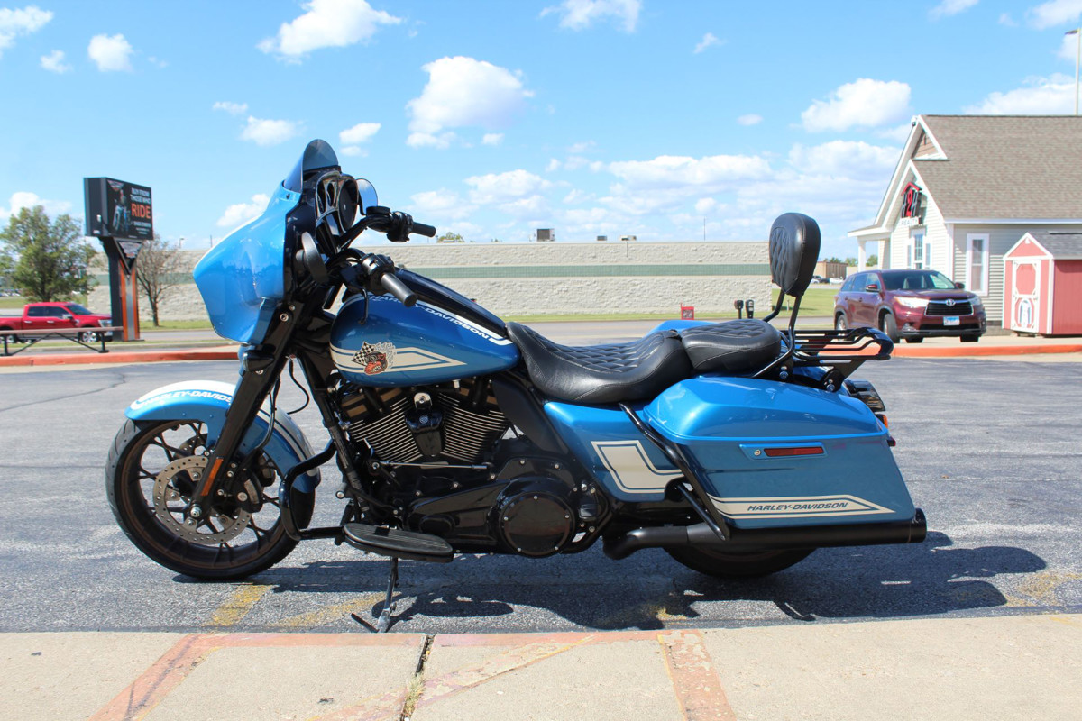 Street Glide® ST
