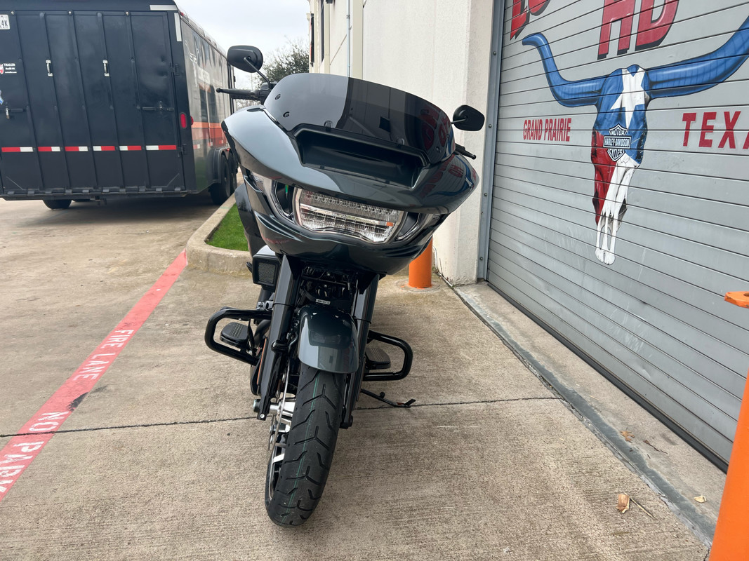 Road Glide®