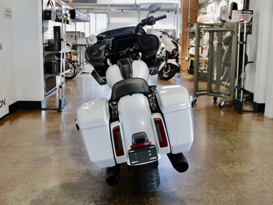 Road Glide®