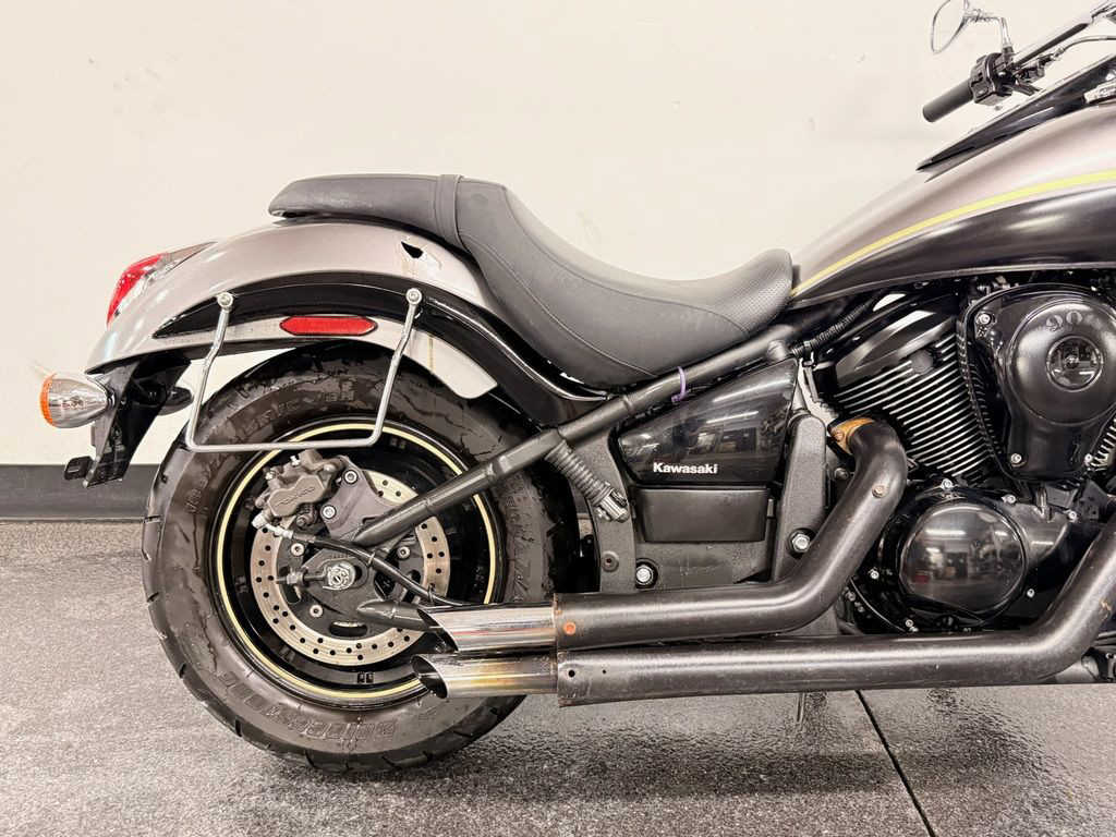 Vulcan 900 Custom