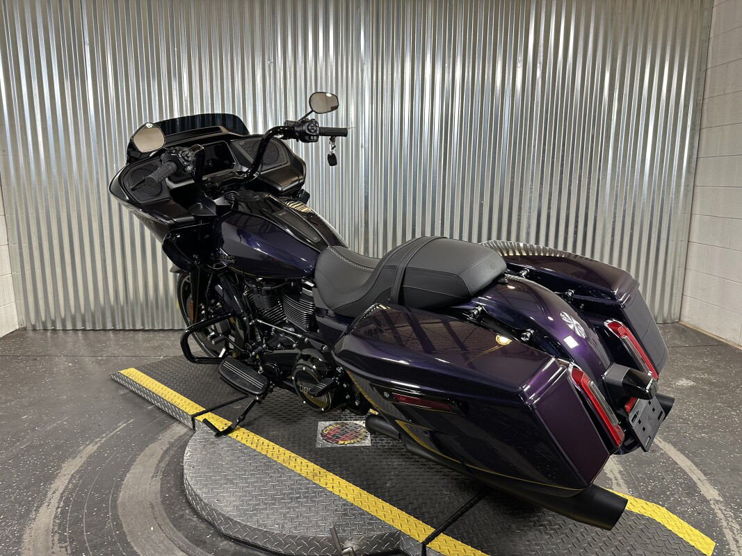 Road Glide®