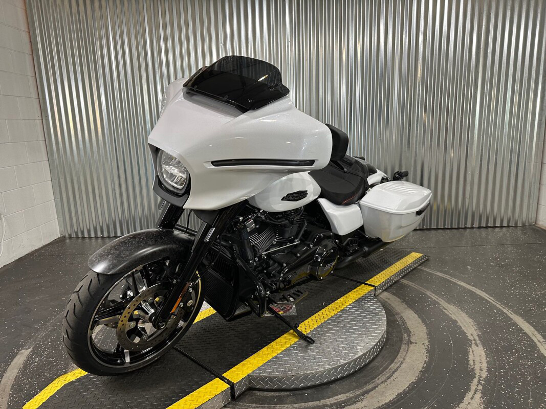 Street Glide®