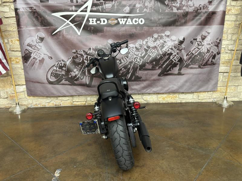 Iron 883®