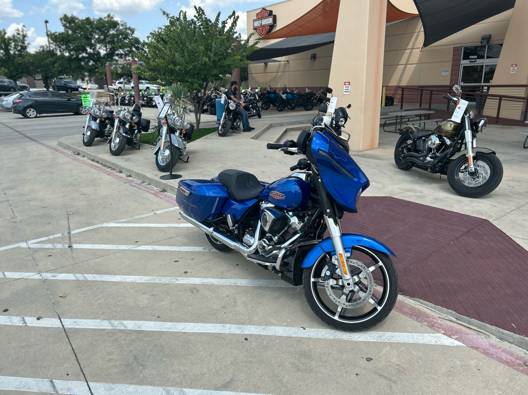 Street Glide®