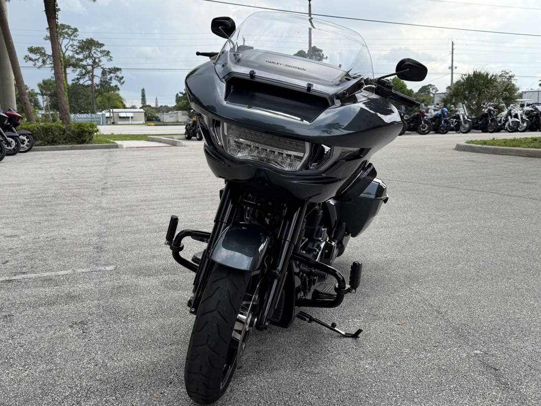 Road Glide®
