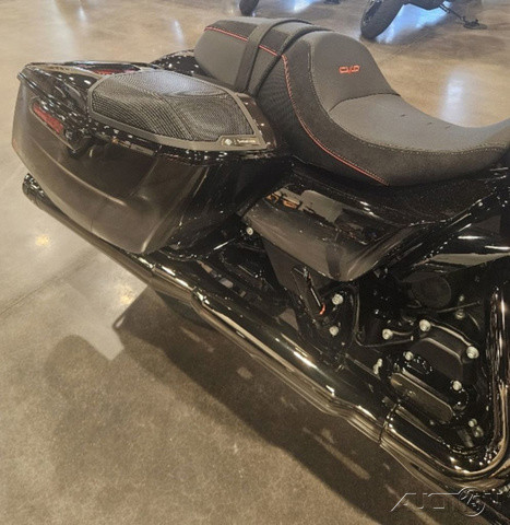 CVO® Road Glide®