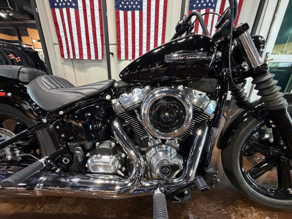 Street Bob®