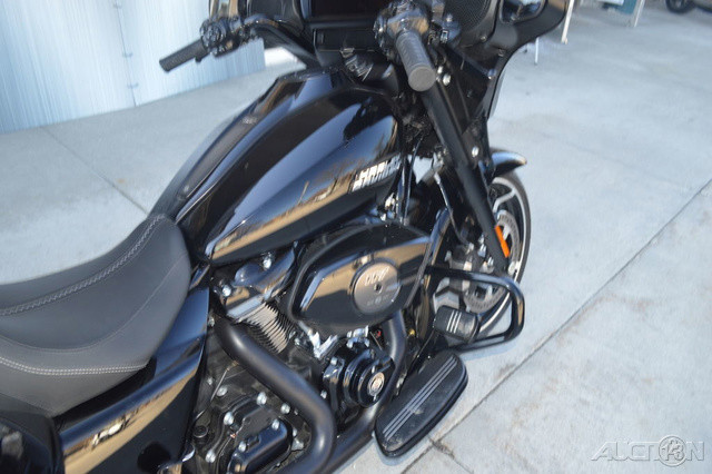 Street Glide®