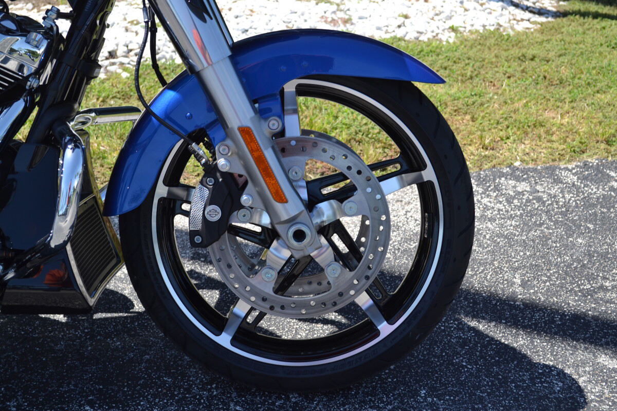 Street Glide®