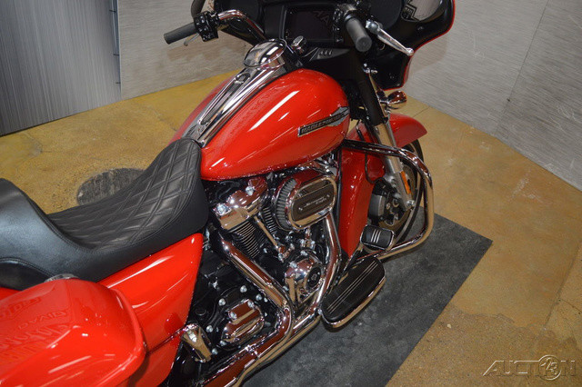 Street Glide®