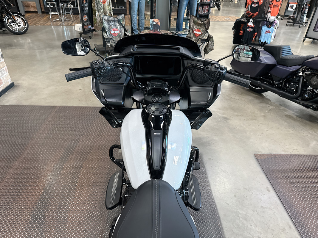 Road Glide®