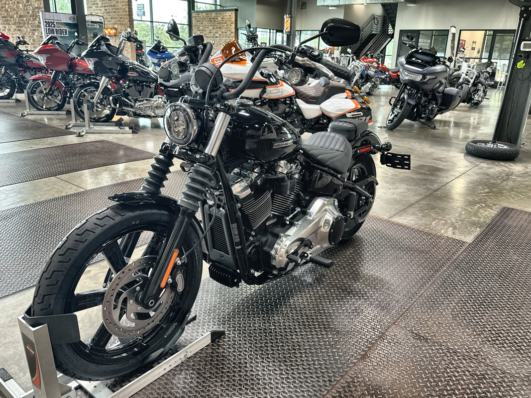 Street Bob®