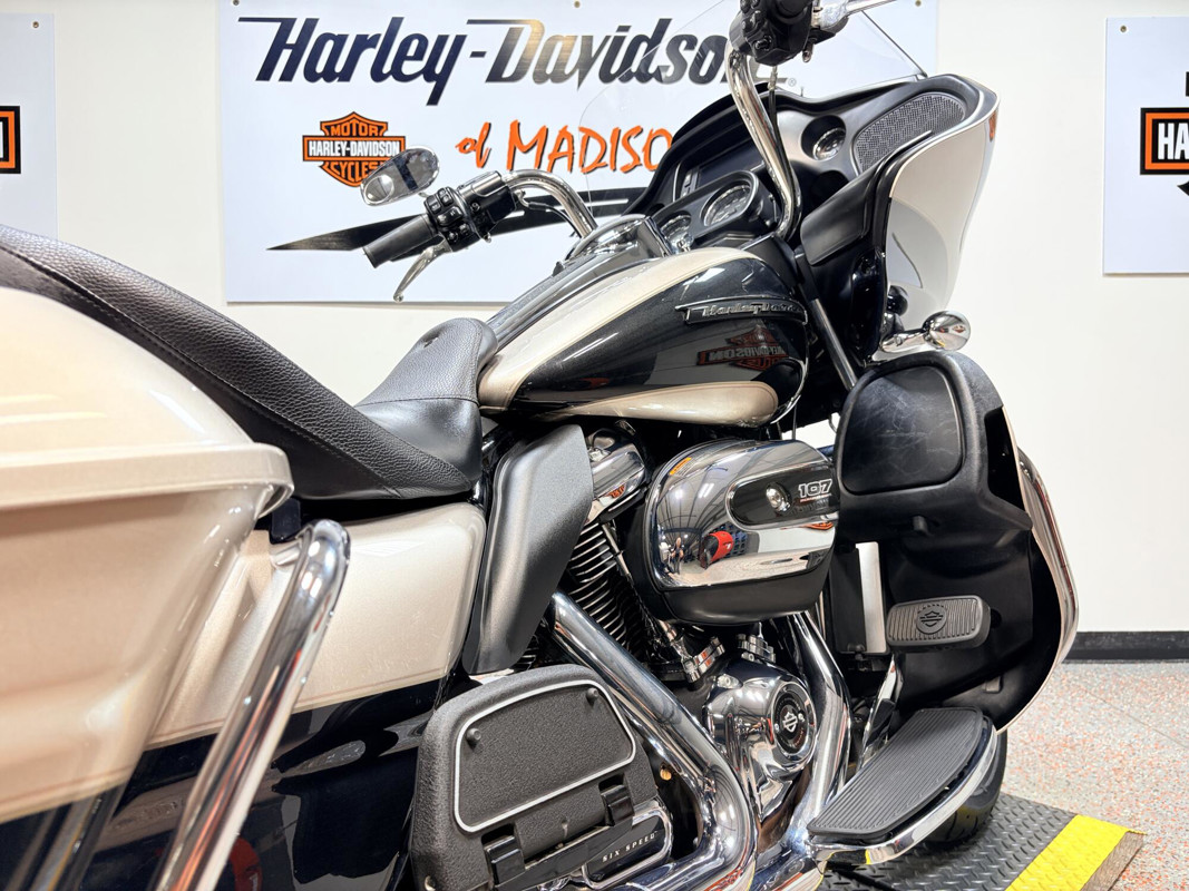 Road Glide® Ultra