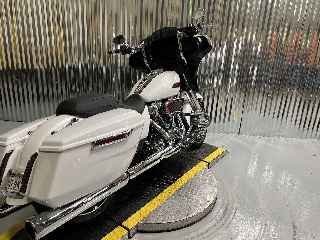 Street Glide®