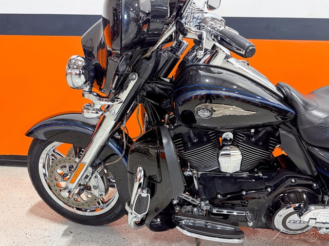 CVO® Ultra Classic® Electra Glide® 110th Anv. Ed.
