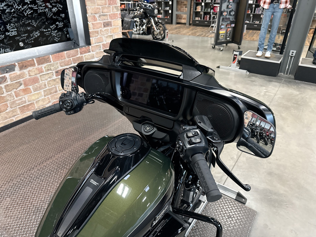 Street Glide®