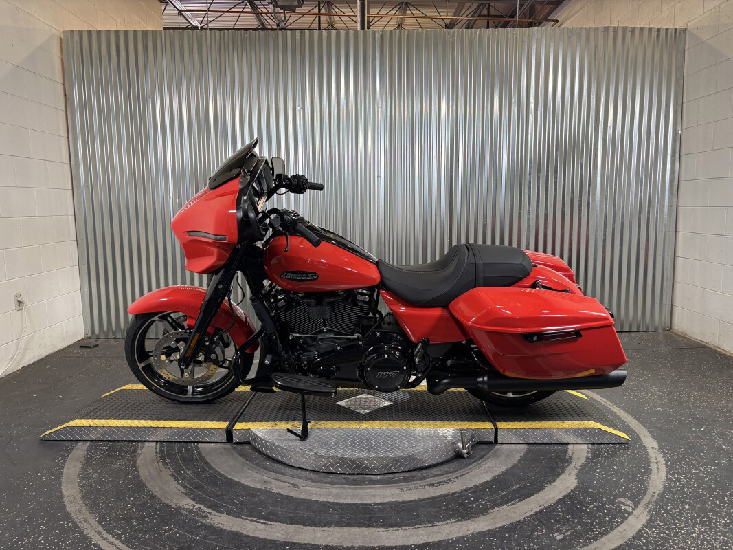 Street Glide®