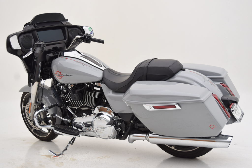 Street Glide®