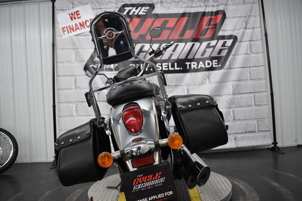 Vulcan 900 Classic LT