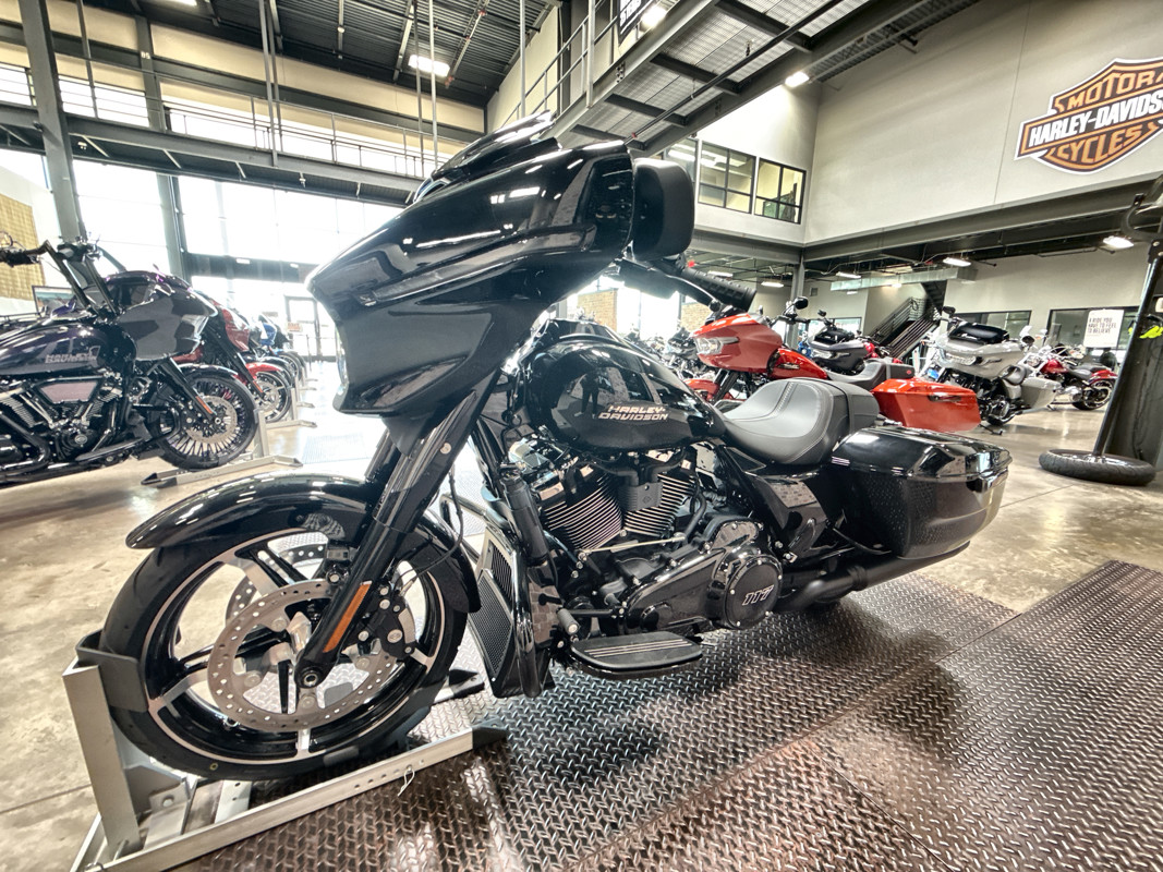 Street Glide®