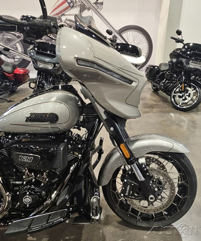 CVO® Street Glide®