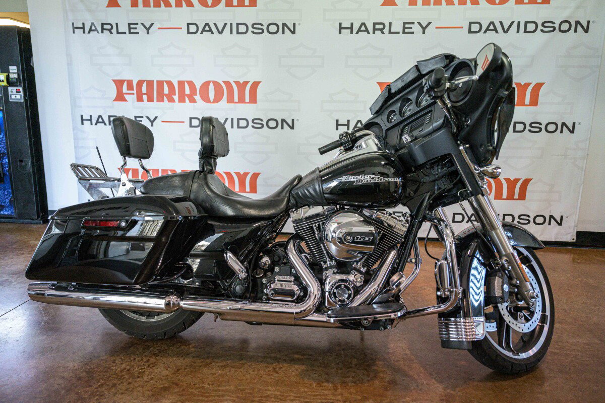 Street Glide®
